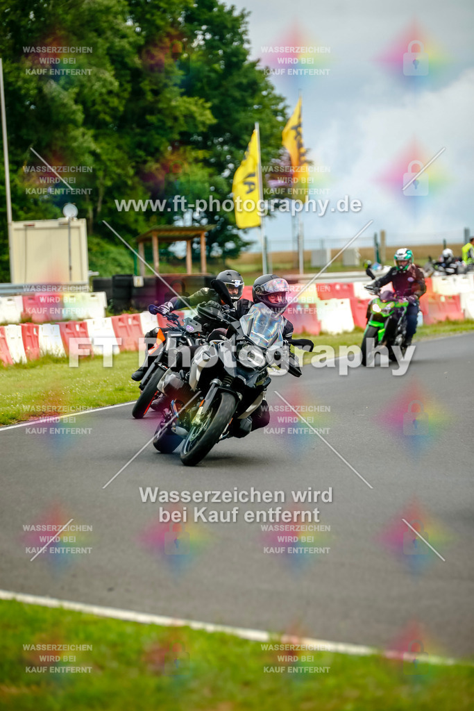 VBK-4422 | Hier findet Ihr Bilder von Touristenfahrten auf der Nürburgring Nordschleife oder von anderen Veranstaltungen die ich besucht habe. Viel Spass beim Durch Schauen 