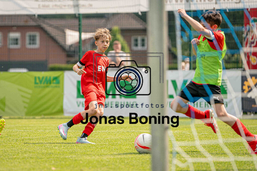 Fußball I E-Junioren I Saison 2025-2026 I OM-Cup Lüsche I Samstag  I 22652 | jns.sportfotos - Realisiert mit Pictrs.com