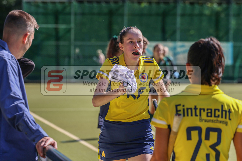 Raffelberg-Braunschweig-33 | Levke Packeiser (Eintracht Braunschweig #14), Club Raffelberg - Eintracht Braunschweig am 17.9.2022 in der Hockeyanlage Club Raffelberg, Duisburg