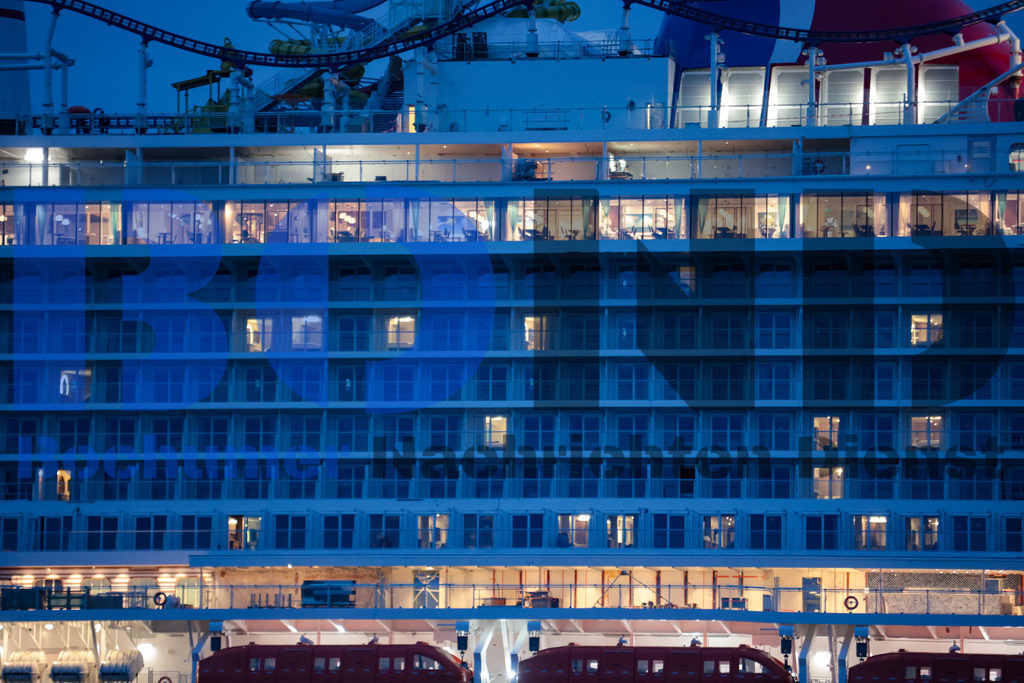  30.10.2023 - 
 | Sebastian Sendlak / Bochumer Nachrichtendienst (BOND) - Ueberfuehrung Carnival Jubilee - Meyer Werft Papenburg - Realisiert mit Pictrs.com