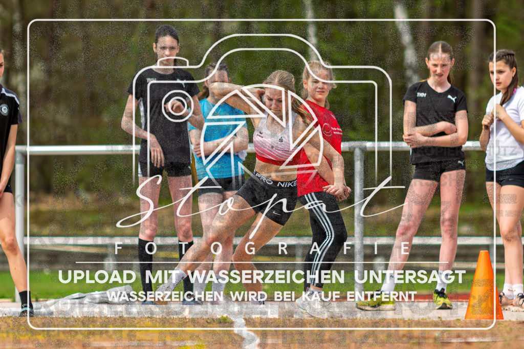 KMHK-1099 | Kreismeisterschaften Leichtathletik-Wurf Heidekreis 2026 im Boehmewaldstadion, Soltau (Simon Paul Stopat) - Realisiert mit Pictrs.com