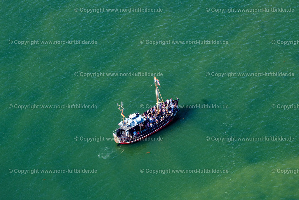 Sylt_List_Rosa_Paluka_Adler_Schiffe_ELS_8979130822 | LIST 13.08.2022 Passagier- und Fahrgast-Kutter " Rosa Paluka " von der Reederei Adler Schiffe in List auf der Insel Sylt im Bundesland Schleswig-Holstein, Deutschland. // Passagier- und Fahrgast-Kutter " Rosa Paluka " von der Reederei Adler Schiffe in List auf der Insel Sylt im Bundesland Schleswig-Holstein, Deutschland. Foto: Martin Elsen
