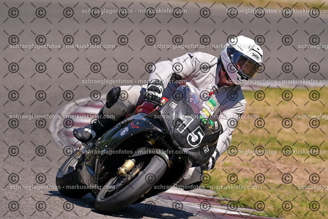 26bt05-1276 | markuskiefer.com - Realisiert mit Pictrs.com