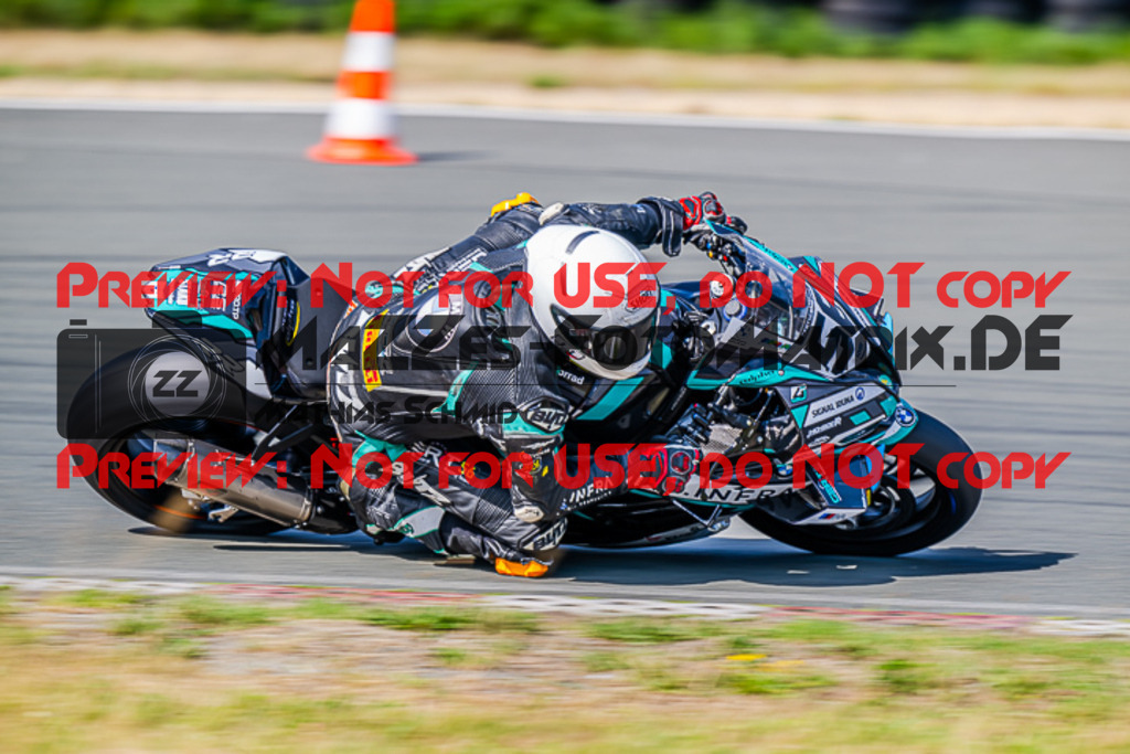 MaZZes_FotoMatrix_220722_7634 | IDM1000