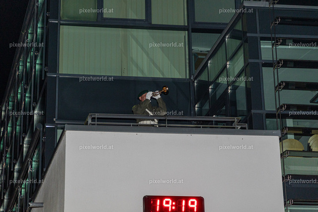 Großer Zapfenstreich am Hauptplatz in Feldkirchen | Bildershop von pixelworld.at - Realisiert mit Pictrs.com