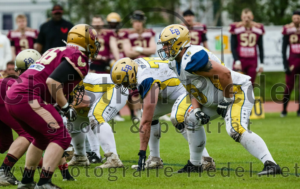 2022-04-30_051_Erding_Bulls_gegen_Regensburg_Phoenix | Erding, Deutschland, 30.04.2022:
Football, Regionalliga 2022, 1. Spieltag, Erding Bulls gegen Regensburg Phoenix

Foto: Christian Riedel / fotografie-riedel.net