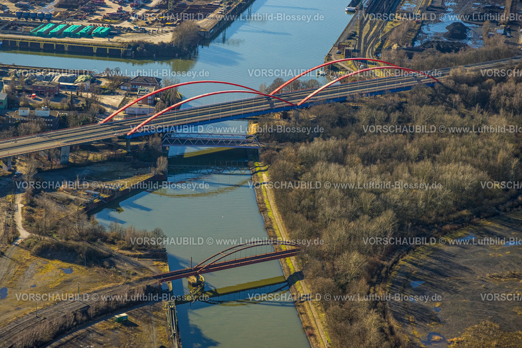 Essen240107052 | Luftbild, gesperrte Rhein-Herne-Kanalbrücke mit rotem Geländer, rote Doppelbogenbrücke, Autobahn A42 Emscherschnellweg, Ebel, Essen, Ruhrgebiet, Nordrhein-Westfalen, Deutschland