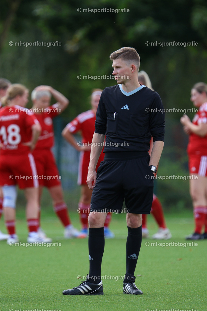 Fußball I Frauen I Saison 2025/2026 I Oberliga Schleswig-Holstein I 2. Spieltag I SV Wahlstedt - SV Frisia 03 Risum-Lindholm | ml-sportfotografie - Realisiert mit Pictrs.com