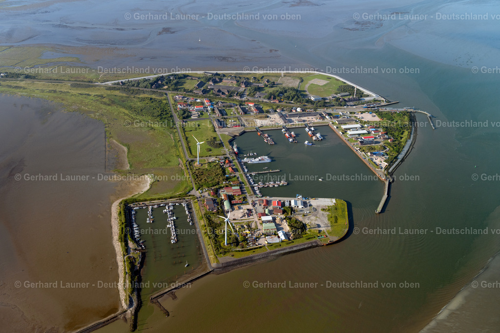 4038410 | BORKUM 07.08.2020 Hafenanlagen an der Meeres- Küste der Nordsee in Borkum im Bundesland Niedersachsen, Deutschland. Weiterführende Informationen bei: Nordseeheilbad Borkum GmbH. // Port facilities on the seashore of the North Sea in Borkum in the state Lower Saxony, Germany. Further information at: Nordseeheilbad Borkum GmbH. Foto: Gerhard Launer