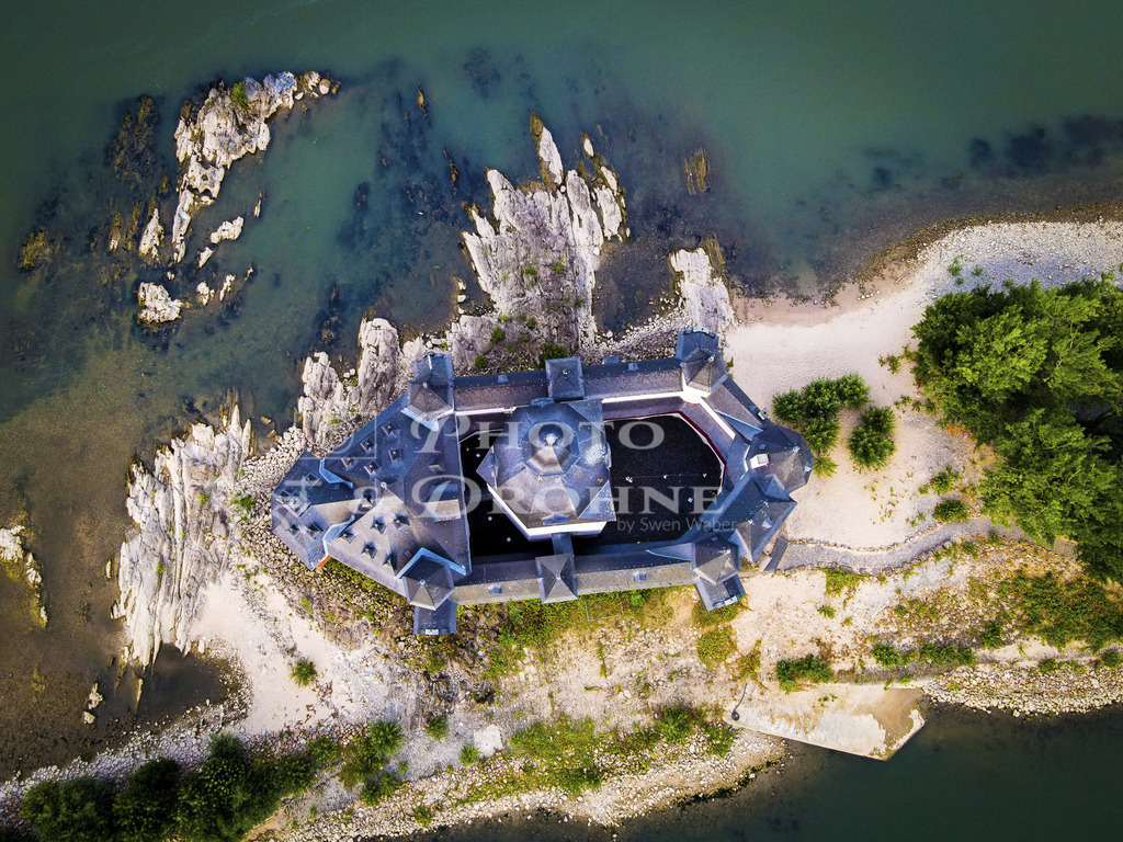 Pfalzgrafenstein-1440-3 | tolles Foto der Pfalzgrafenstein aus der Luft. Das foto kann für Poster, Postkarten, Sticker oder für Geschenkartikel verwendet werden. - Realisiert mit Pictrs.com