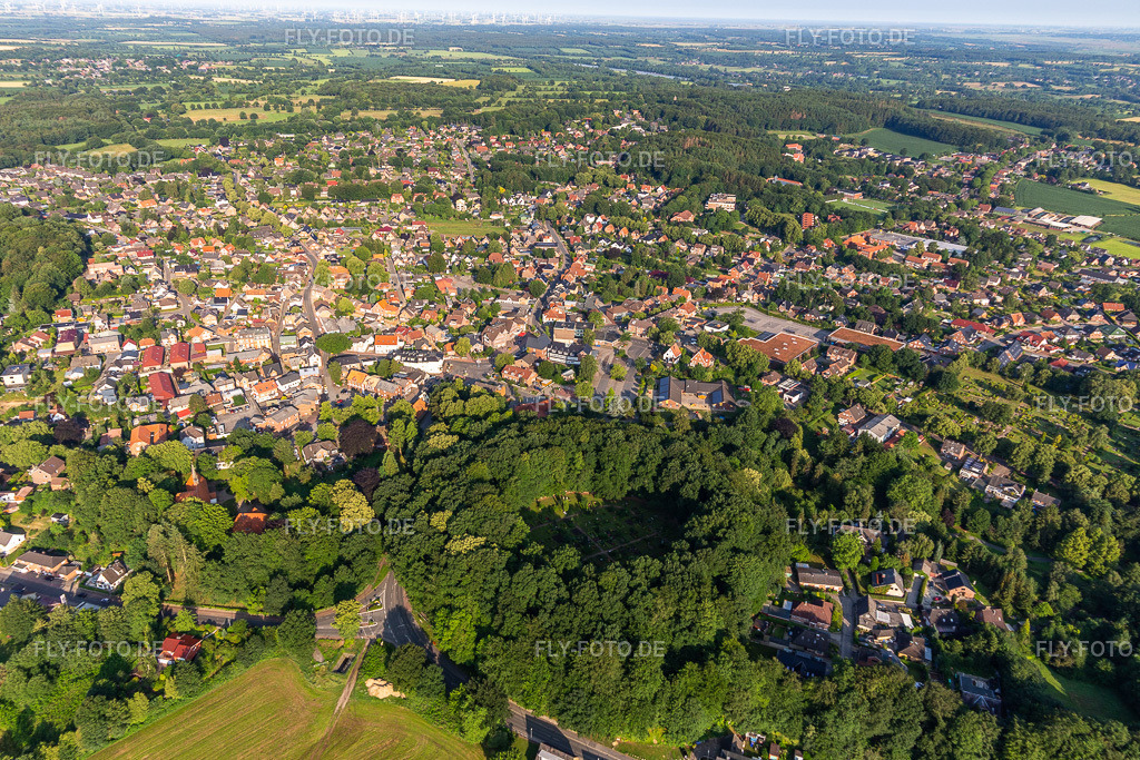 Hohe Burg | Luftbild: Hohe Burg in Burg im Bundesland Schleswig-Holstein in Deutschland. Foto: IMG_0007126.jpg vom 11.07.2021 durch Werner Riehm/FLY-FOTO.de - Realisiert mit Pictrs.com