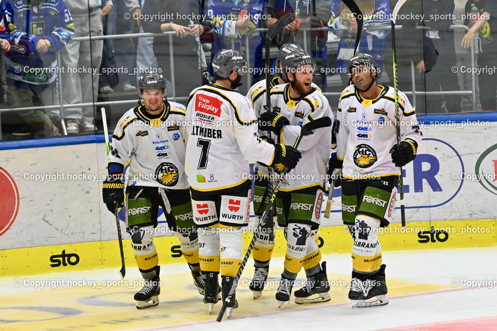 EC IDM Wärmepumpen VSV vs. HC Pustertal 8.10.2023 | Jubel HC Pustertal, EC IDM Wärmepumpen VSV vs. HC Pustertal 8.10.2023, EC IDM Wärmepumpen VSV vs. HC Pustertal am 08.10.2023 in Villach (Stadthalle Villach), Austria, (Photo by Bernd Stefan)