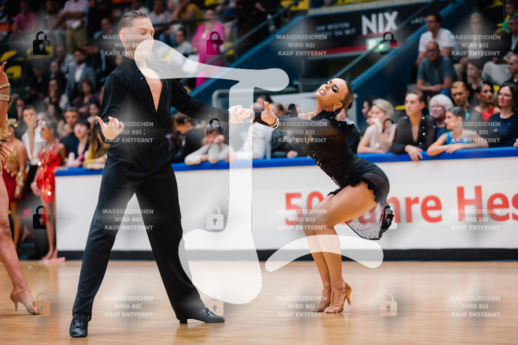 Hessen Tanzt WDSF Open Youth Latin 13th (14) Michael Bakscheev _ Julie Meck (Schwarz-Weiß-Club Pforzheim)-2025-05-17-0822 | Webshop for digital downloads and prints of dance sport, event & show photographer Julian Link - Realisiert mit Pictrs.com