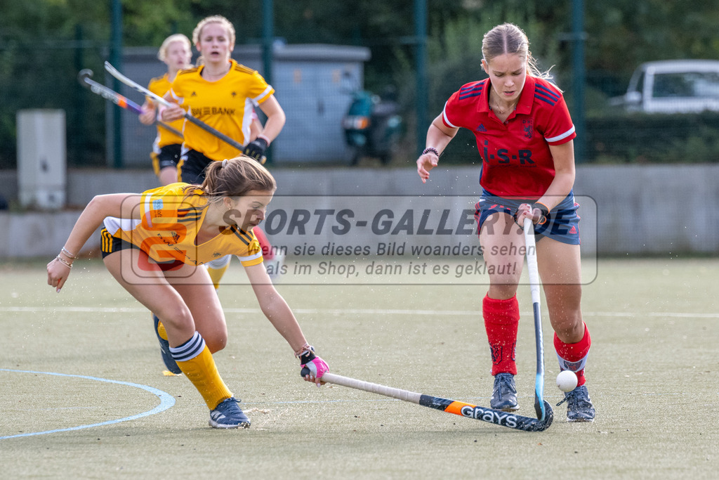 SFE_20231021_0105 | Deutsche Meisterschaft Weibliche U16 Halbfinale Düsseldorfer HC - Harvestehuder THC am 21.10.2023 in Köln (Düsseldorfer Hockeyclub 1905 e.V.), Photo: Stephan Fehrmann 2023 (Sports-Gallery)
