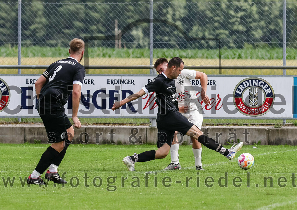 2023-07-02_039_SV_Walpertskirchen_gegen_FC_Herzogstadt | Walpertskirchen, Deutschland, 02.07.2023:
Fußball, Kreisliga 2023 / 2024, Testspiel, SV Walpertskirchen gegen FC Herzogstadt, Endergebnis: 

Florian Simmet (FC Herzogstadt, #3), Maximilian Niedermair (FC Herzogstadt, #15)

Foto: Christian Riedel / fotografie-riedel.net