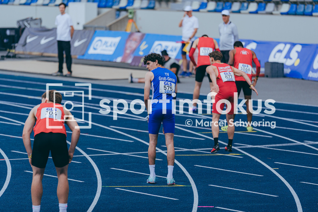 DM U23 U18 Bochum 2026 | Adin Hadzic (TV Groß-Gerau) beim Start in der 4x100-Meter-Staffel bei den Deutschen Meisterschaften der U18 &amp; U23 2026 im Lohrheidestadion in Bochum-Wattenscheid. - Realisiert mit Pictrs.com