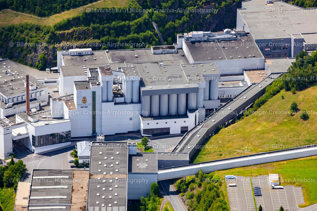Luftbild Grevenstein-5070 | Luftbild Bierbrauerei- Werksgelände der Veltinsbrauerei in Grevenstein im Bundesland Nordrhein-Westfalen - Realisiert mit Pictrs.com