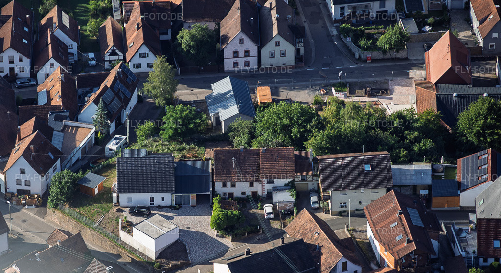 Luftbild: Kirchgasse in Silz im Bundesland Rheinland-Pfalz in Deutschland. – Foto: IMG_158055.jpg vom 22.07.2026 durch Werner Riehm/FLY-FOTO.de – Auflösung des Originals: 4693 x 2562 px