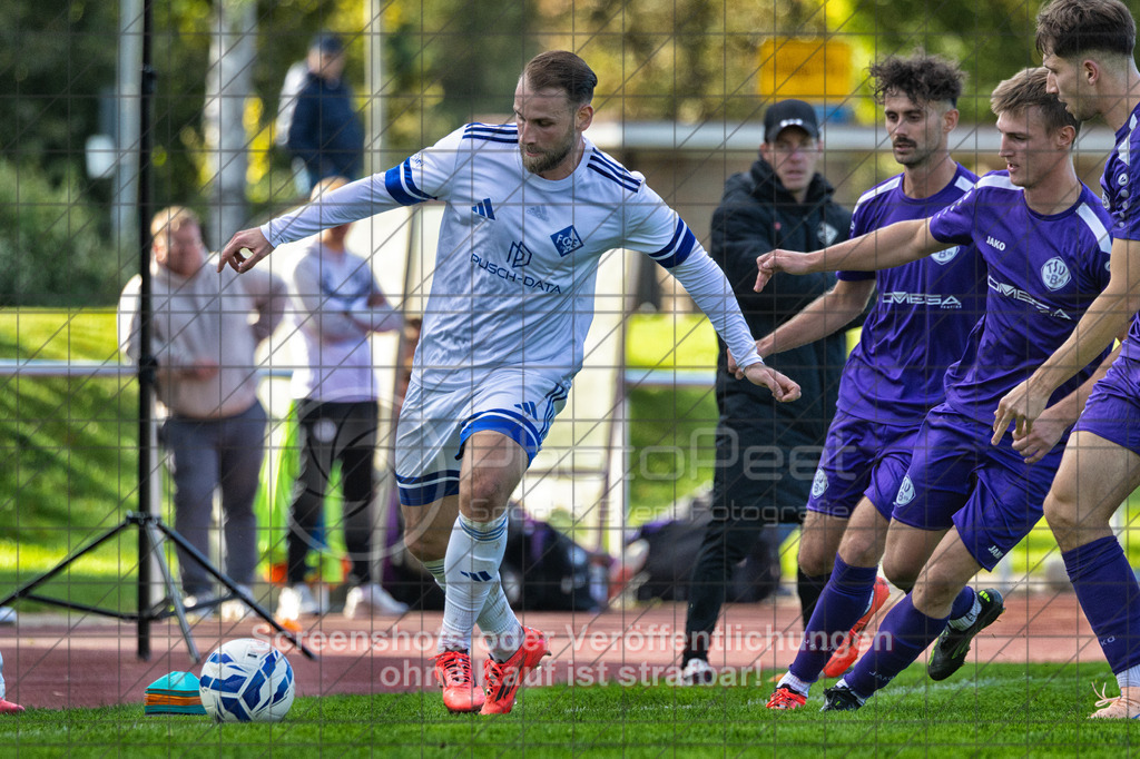 20261010_160436_0178-Bearbeitet_(c)_by_PhotoPeet | Florian Ahmeti (1.FC Eislingen #08)1.FC Eislingen (weiß) vs. TSV Bernhausen (lila), Fussball, Landesliga 2 - wfv, 11. Spieltag, Saison 2026/2027, Rasenplatz, Eichbachstation, Haldenstraße, 73054 Eislingen, 10.10.2026 - 15:30 Uhr,Foto: PhotoPeet / Sport- &amp; Eventfotografie / Peter Harich