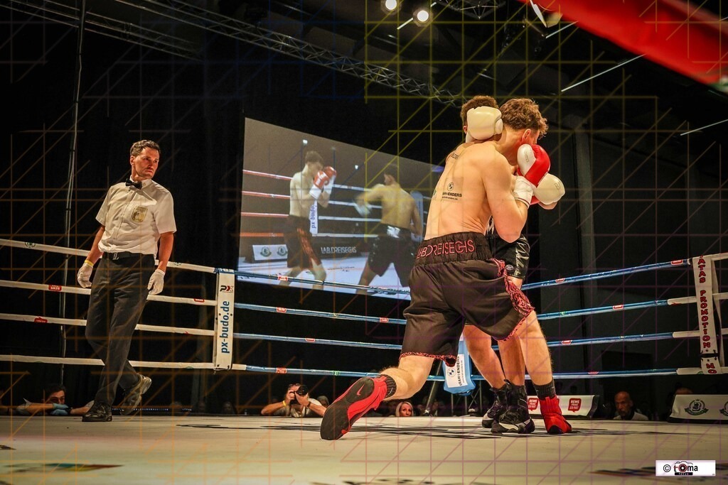 BoB 2026 Arnold vs. Faiz-14 | professionelle Sport- und Eventfotografie von Tomafocus – dynamische Bilder, emotionale Momente und hochwertige Aufnahmen für jeden Anlass. - Realisiert mit Pictrs.com