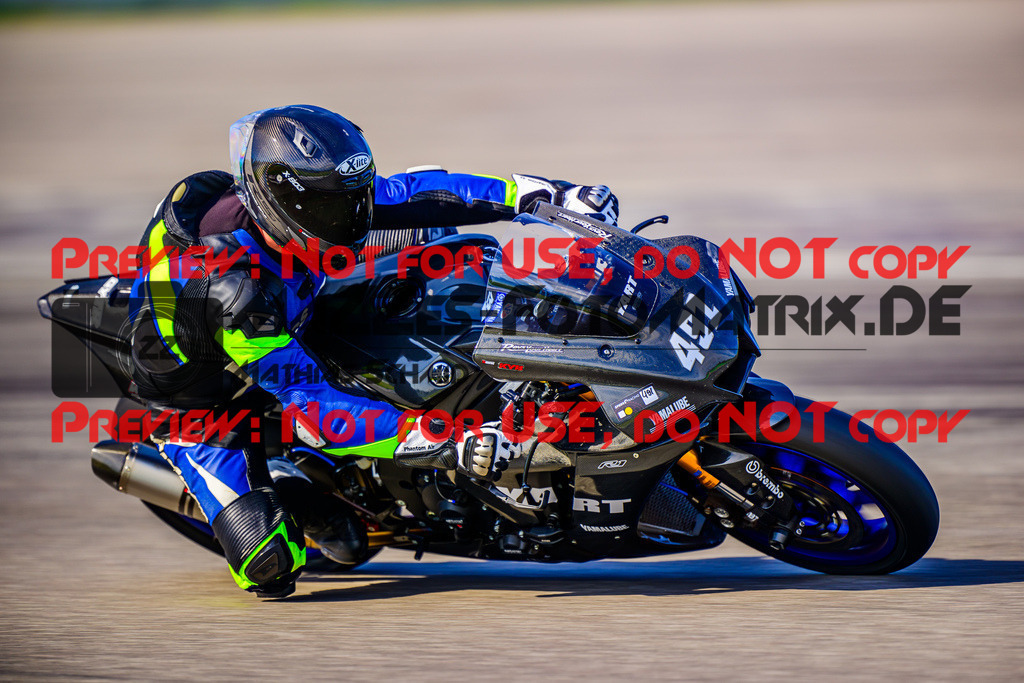 MaZZes_FotoMatrix_240520_6021986_2650 | WEISS