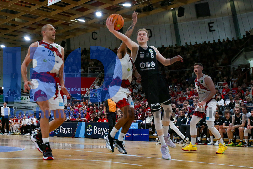 SES_LEVWOL20250525-22 | bond - Realisiert mit Pictrs.com