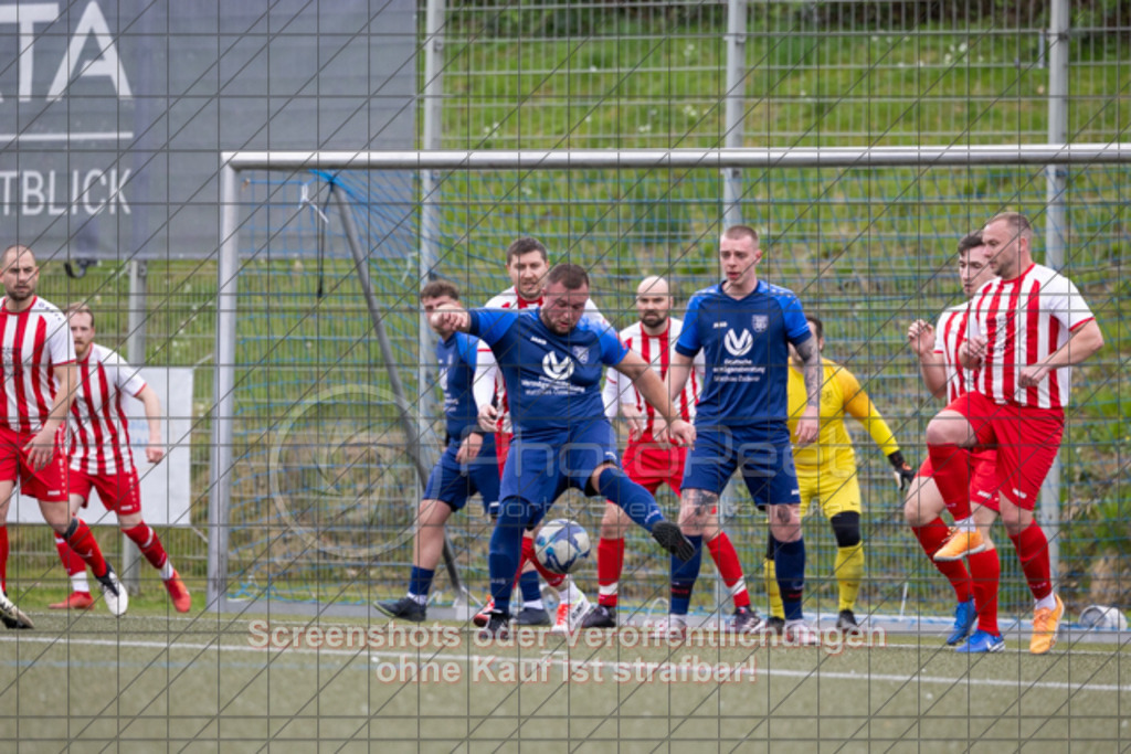 20250413_131411_0140 | #,TSG Salach II (blau) vs. TB Holzheim (weiß/rot), Fussball, Kreisliga B10 - Bezirk Neckar/Fils, 22. Spieltag, Saison 2024/2025, Kunstrasensportplatz, Staufenecker Straße 41, 73084 Salach, 13.04.2025 - 13:00 Uhr,Foto: PhotoPeet-Sportfotografie/Peter Harich