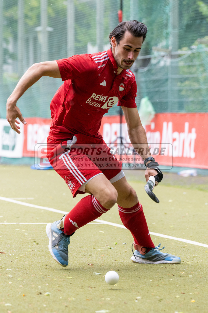 SFE_20250524_0066 | Köln, Deutschland, 24.05.2025:  Hockey 1. Bundesliga Herren Rot-Weiss Köln - Mannheimer THC im KTHC Stadion Rot-Weiss Köln Tennis and Hockey Club am 24.05.2025 in Köln, Deutschland. (Foto von Stephan Fehrmann)Köln, Germany, 24.05.2025: Hockey 1. Bundesliga Herren Rot-Weiss Köln - Mannheimer THC in KTHC Stadion Rot-Weiss Köln Tennis and Hockey Club at 24.05.2025 in Köln, Deutschland. (Foto from Stephan Fehrmann)