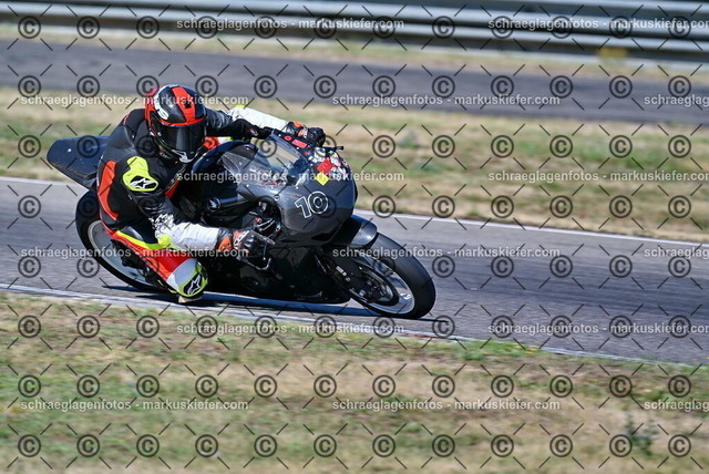26bt04-0078 | markuskiefer.com - Realisiert mit Pictrs.com