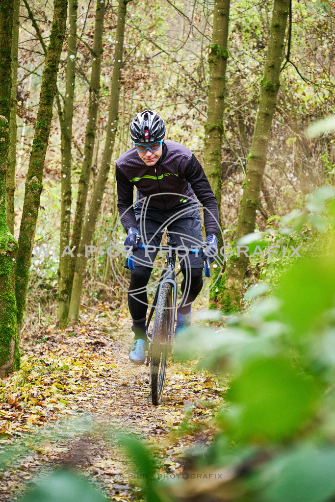 ..... | AUSTRIA, 24.11.24, 3.Radquerfeldein GP um das Sportzentrum Gunskirchen Image shows: Photo: Wapics / Michael Ring