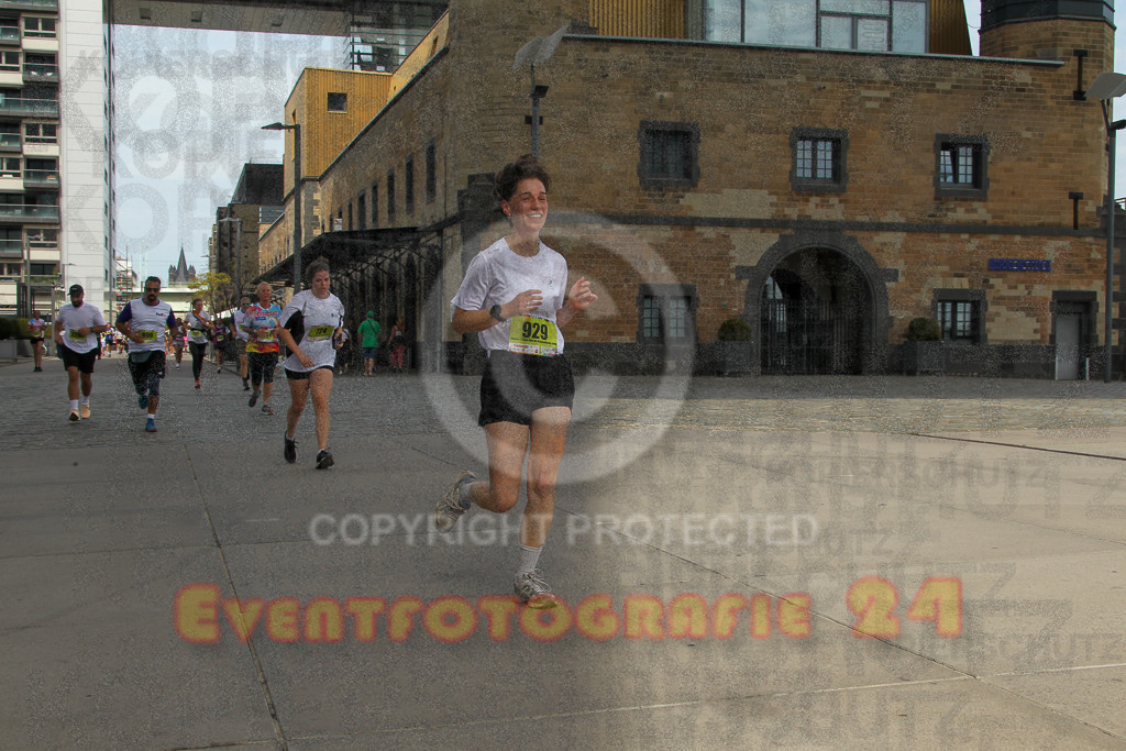 250920_1331_EV4_5882 | Sportfotografie im Rhein-Sieg Kreis, Köln, Bonn, NRW, Rheinland Pfalz, Hessen, etc. Unser Tätigkeitsfeld umfasst den Laufsport vom Volkslauf über den Marathon, Duathlon, Triathon bis zum Ultralauf wie Kölnpfad Ultra oder Schindertrail.