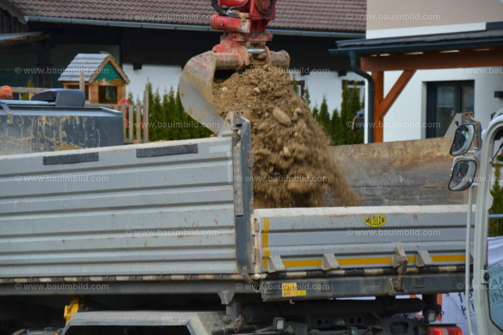 bib-lg02-erdarbeiten-0200 | Nach LV-Leistungsgruppen sortierte Detailfotos über den Bau eines Hauses. Alle Hausbau-Bilder direkt vom Urheber und Autor der Website Haus-Selber-Bauen.com