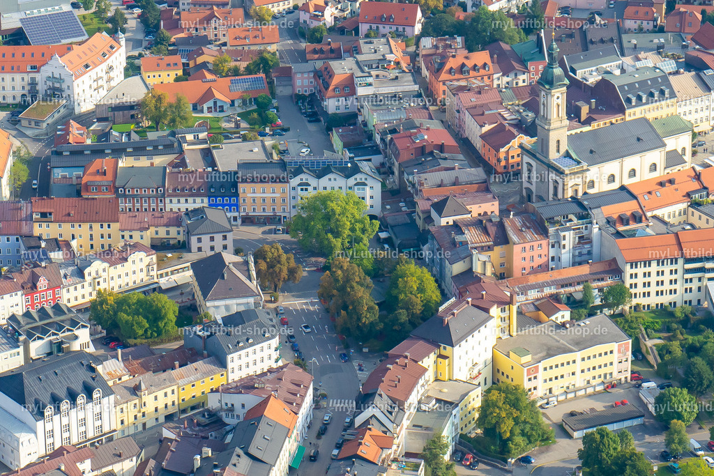 luftbild-maxplatz-traunstein-bruno- kapeller-2-2 | Luftbild von Traunstein Maxplatz - Realisiert mit Pictrs.com