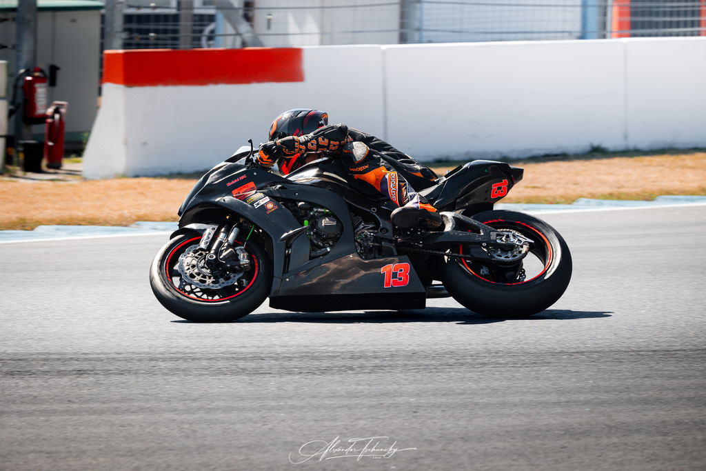 Ducati Trackday Hockenheimring 2026 | Entdecken Sie die faszinierende Welt von Alexander Tschuncky Arts: Kreative Fotografie, atemberaubende Automobilkunst und hochwertiger Bilderdruck. Lassen Sie sich inspirieren! - Realisiert mit Pictrs.com