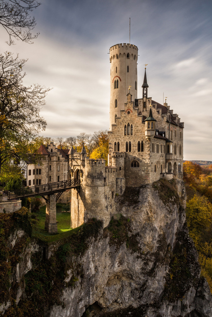 lichtenstein- engen 012 | Rothenburg ob der Tauber. Nur hier gibt es Exklusive und passend zur Jahreszeit Ihr Wandbild, T-Shirt, Tasse und alles was das Rothenburg Herz begehrt. - Realisiert mit Pictrs.com