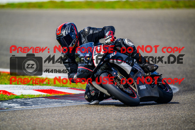 MaZZes_FotoMatrix_240911_6007705_4189 | WEISS