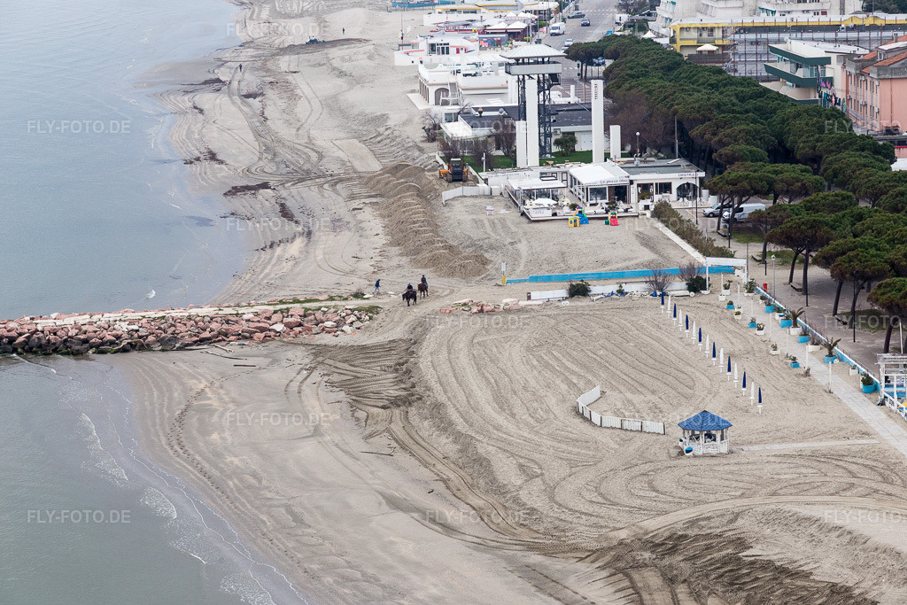 Luftbild: Ortsansicht in Lido delle Nazioni im Bundesland Emilia-Romagna in Italien. Foto: IMG_105931.jpg vom 11.04.2018 durch Werner Riehm/FLY-FOTO.de