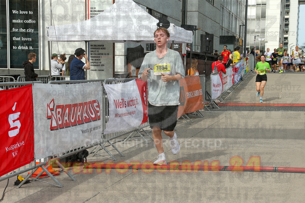 250920_1330_EX1_5031 | Sportfotografie im Rhein-Sieg Kreis, Köln, Bonn, NRW, Rheinland Pfalz, Hessen, etc. Unser Tätigkeitsfeld umfasst den Laufsport vom Volkslauf über den Marathon, Duathlon, Triathon bis zum Ultralauf wie Kölnpfad Ultra oder Schindertrail.