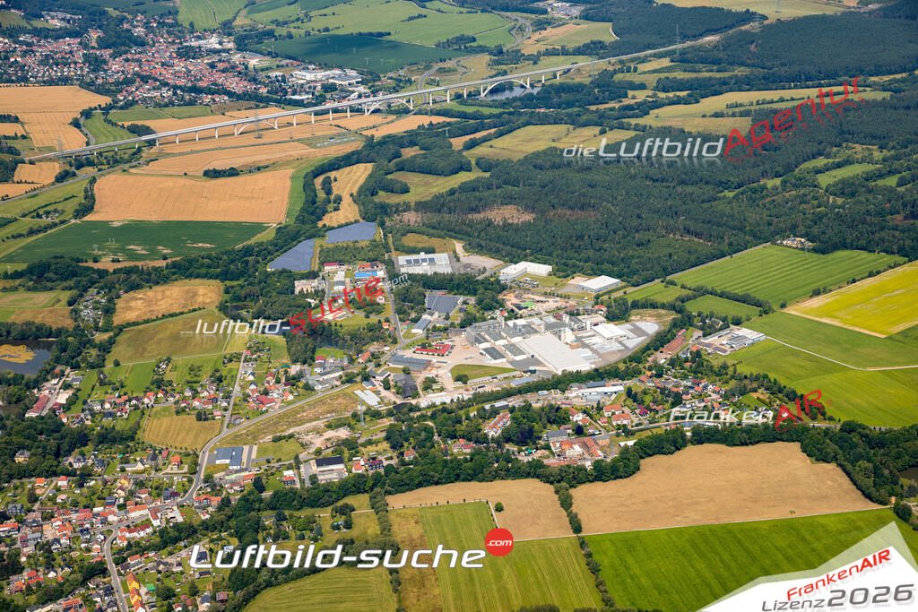 Das Luftbild zeigt : Gehren Ilmenau - Die Luftaufnahme wurde 2024 vom UL-Flugzeug aus erstellt ( keine Drohne ) - Hochauflösende Luftaufnahme - Für grossformatige Ausdrucke geeignet. Die Geschenkidee !Mit Lizenz und Bildrechte bestellbar