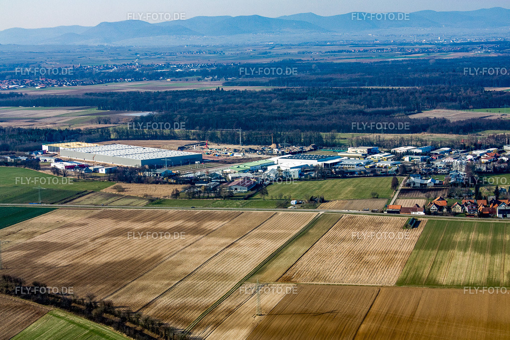 Neubau einer Logistikhalle im Gewerbegebiet Am Horst | Luftbild: Neubau einer Logistikhalle im Gewerbegebiet Am Horst im Ortsteil Minderslachen in Kandel im Bundesland Rheinland-Pfalz in Deutschland. Foto: IMG_17394.jpg vom 21.03.2009 durch Werner Riehm/FLY-FOTO.de - Realisiert mit Pictrs.com