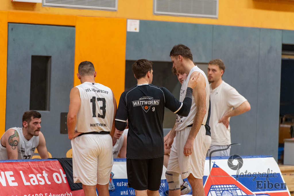 Wattworms Edewecht-Lions Ofenerdiek | Wattworms Edewecht (weiß)-Lions Ofenerdiek (blau) am 22.02.2026 in Edewecht (Heinz-zur-Jührden-Halle); Photo: Philip Eiben 2025 - Realisiert mit Pictrs.com