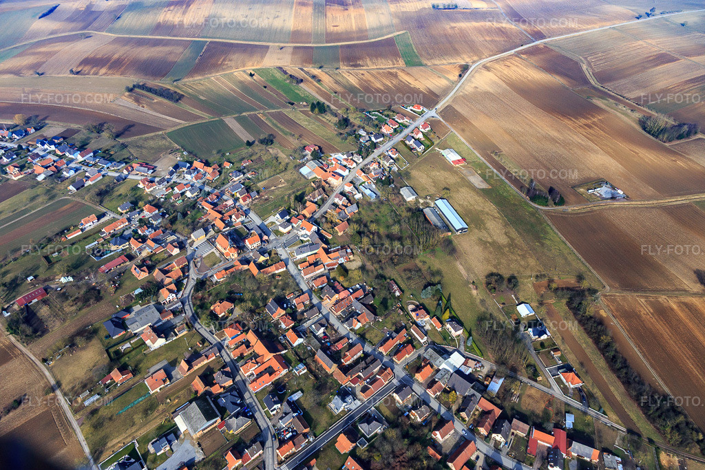 Aerial view: Village overview from the east in Oberlauterbach in the state Bas-Rhin, France. – Photo: IMG_096923.jpg taken on 02/19/2017 by Werner Riehm/FLY-FOTO.com – Resolution of the original: 5472 x 3648 px