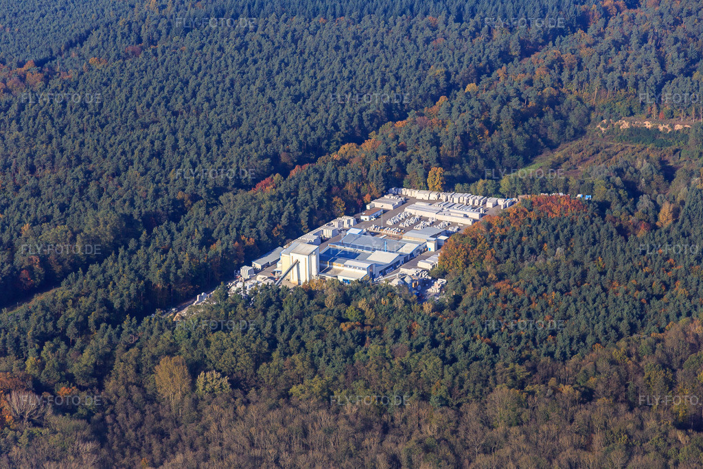 Luftbild: Kalksandsteinwerke Schencking GmbH & Co. KG, Werk Bienwald im Ortsteil Büchelberg in Wörth im Bundesland Rheinland-Pfalz in Deutschland. Foto: IMG_075800.jpg vom 02.11.2014 durch Werner Riehm/FLY-FOTO.deKalksandsteinwerke Schencking