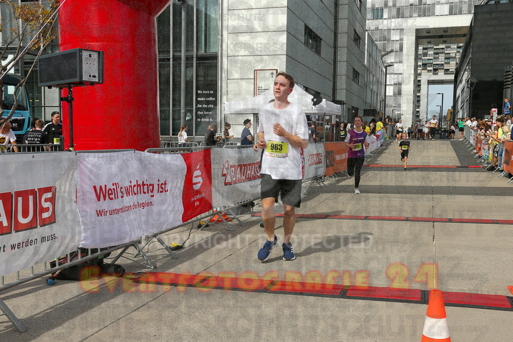 250920_1331_EX1_5218 | Sportfotografie im Rhein-Sieg Kreis, Köln, Bonn, NRW, Rheinland Pfalz, Hessen, etc. Unser Tätigkeitsfeld umfasst den Laufsport vom Volkslauf über den Marathon, Duathlon, Triathon bis zum Ultralauf wie Kölnpfad Ultra oder Schindertrail.