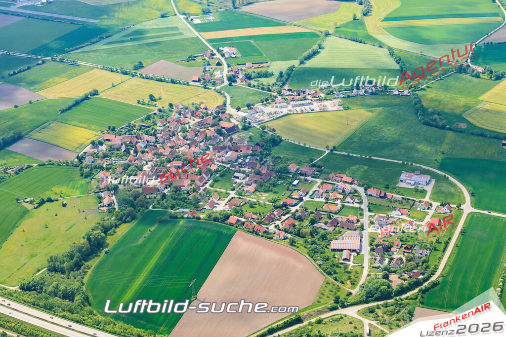 Luftbild von Schweinsdorf Neusitz - Luftaufnahme wurde 2015 von https://frankenair.de mittels Flugzeug (keine Drohne) erstellt - die Geschenkidee