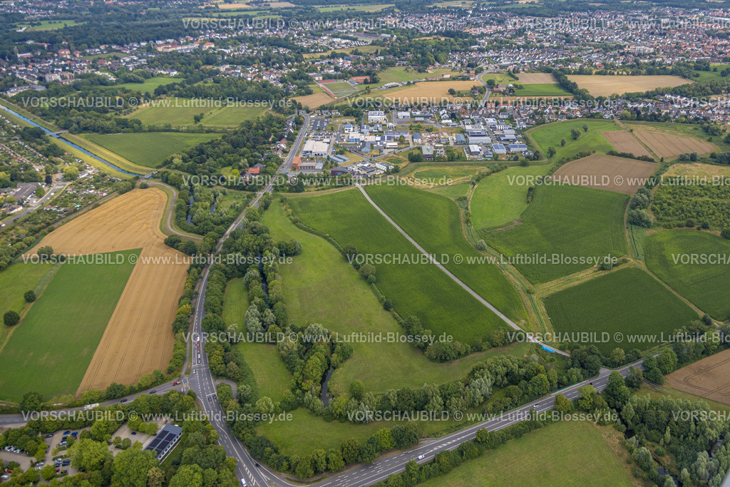 Hamm250701290Rhynern | Luftbild, Wiesenfläche und Gewerbegebiet Hohefeldweg, Herbert-Rust-Weg, Fluss Ahse am Hohefeldweg, Uentrop, Hamm, Ruhrgebiet, Nordrhein-Westfalen, Deutschland