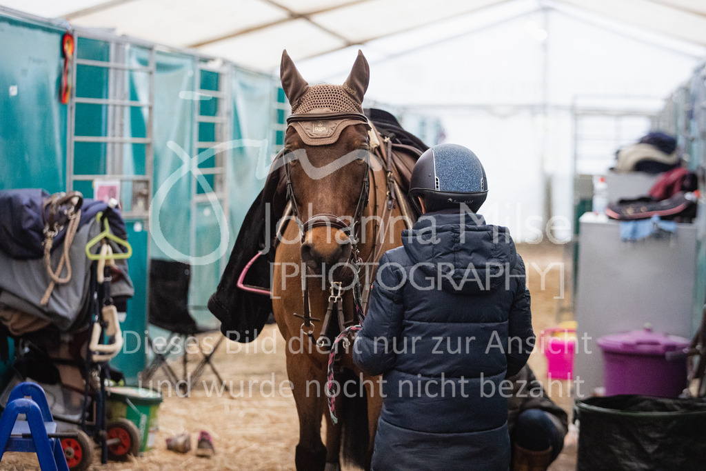 221127_Winterfestival_L-Spr_HPTTY-202 | Deine schönsten Turniermomente als professionelle Fotos! Entdecke hochwertige Pferdesport-Fotografie im Online-Shop. Jetzt Fotos finden & bestellen!