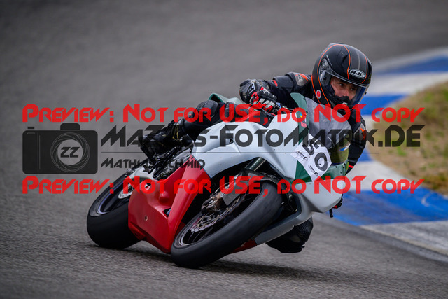 MaZZes_Fotomatrix_20250421_6007705_6614 | ROT