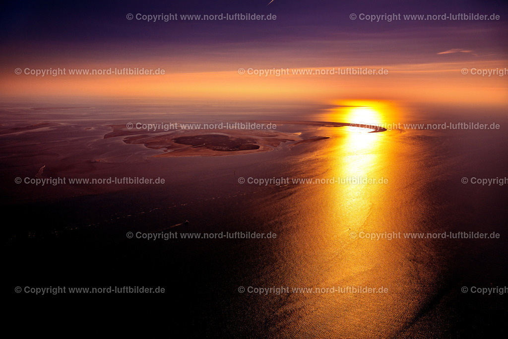Scharhörn_Nigehörn_Riff_Sonnenuntergang_ELS_8311280824b | NIGEHöRN 28.08.2024 Nigehörn und Scharhörn in der Nordsee im Wattenmeer vor Cuxhaven im Bundesland Hamburg, Deutschland. // Nighorn and Scharhoern in the North Sea in the Wadden Sea off Cuxhaven in the state Hamburg, Germany. Foto: Martin Elsen