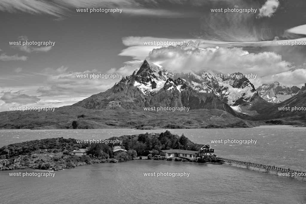 Lago Pehoe 1 sw - CHI 2014 | west photography - Realisiert mit Pictrs.com